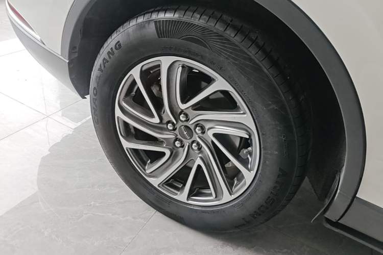 Used Lincoln Aviator 2020 3.0T V6 All-Wheel-Drive Premium Edition Right Rear Wheel Hub