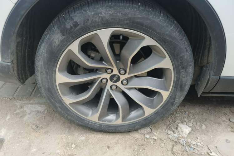 Used Lincoln Aviator 2020 3.0T V6 All-Wheel Drive Executive Version Right Rear Wheel Hub