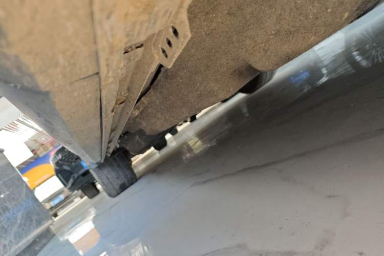 Used Lincoln Aviator 2020 3.0T V6 All-Wheel Drive Executive Version Right Side Sill