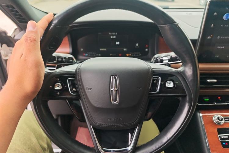 Used Lincoln Aviator 2020 3.0T V6 All-Wheel Drive Executive Version Steering Wheel