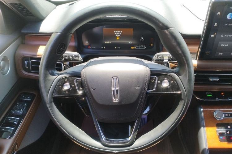 Used Lincoln Aviator 2020 3.0T V6 All-Wheel Drive Executive Version Steering Wheel