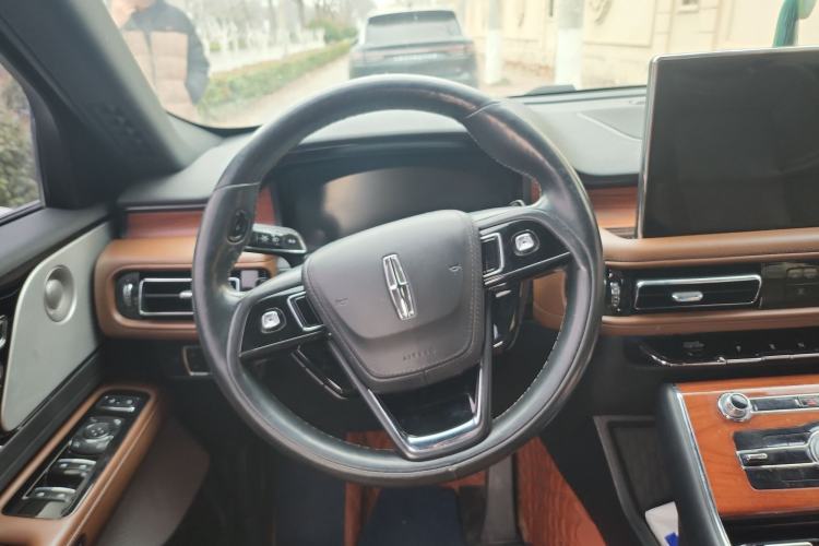 Used Lincoln Aviator 2020 3.0T V6 All-Wheel Drive Executive Version Steering Wheel