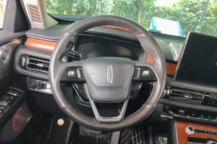 Used Lincoln Aviator 2020 3.0T V6 Four-Wheel Drive Premium Edition Steering Wheel
