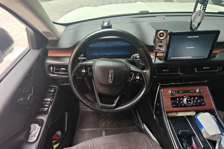 Used Lincoln Aviator 2020 3.0T V6 All-Wheel-Drive Premium Edition Steering Wheel