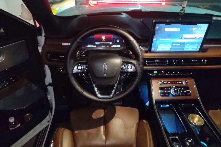 Used Lincoln Aviator 2020 3.0T V6 All-Wheel Drive Executive Version Steering Wheel