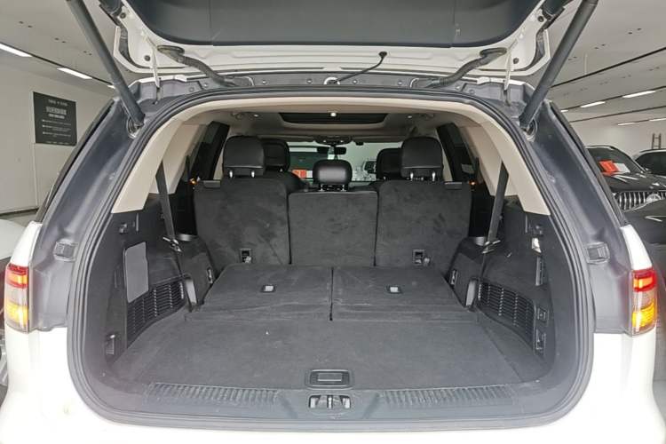 Used Lincoln Aviator 2020 3.0T V6 All-Wheel-Drive Premium Edition Trunk