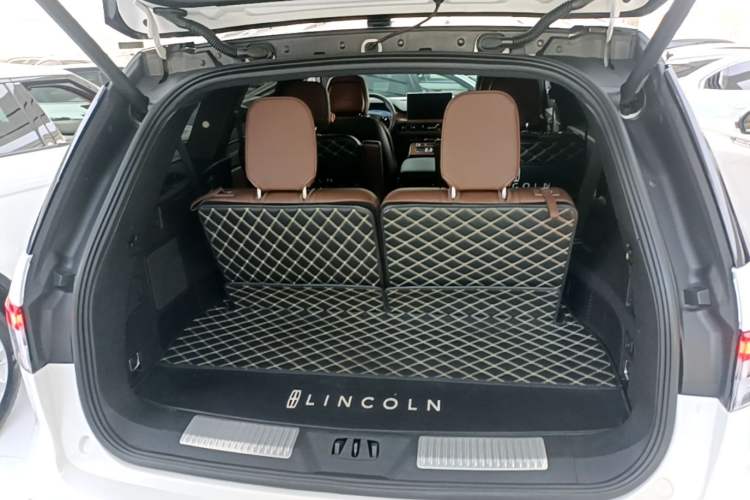 Used Lincoln Aviator 2020 3.0T V6 Four-Wheel Drive Zunya Edition Trunk