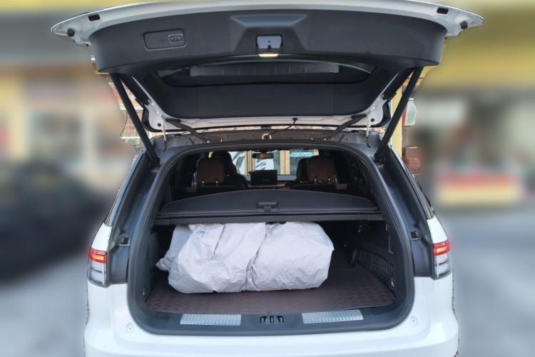 Used Lincoln Aviator 2020 3.0T V6 All-Wheel Drive Executive Version Trunk