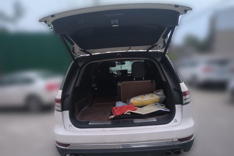 Used Lincoln Aviator 2020 3.0T V6 Four-Wheel Drive Premium Edition Trunk