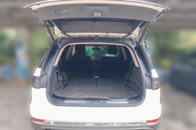 Used Lincoln Aviator 2020 3.0T V6 Four-Wheel Drive Premium Edition Trunk