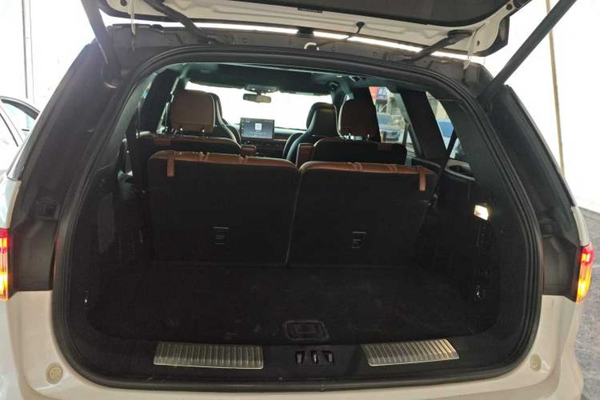 Used Lincoln Aviator 2020 3.0T V6 All-Wheel Drive Executive Version Trunk