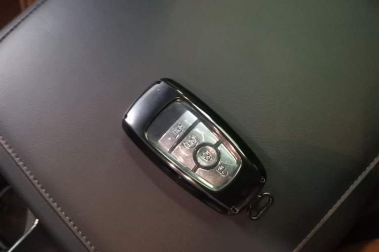 Used Lincoln Aviator 2020 3.0T V6 All-Wheel Drive Executive Version Vehicle Key