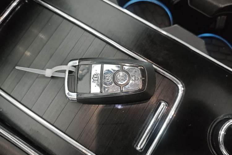 Used Lincoln Aviator 2020 3.0T V6 All-Wheel-Drive Premium Edition Vehicle Key