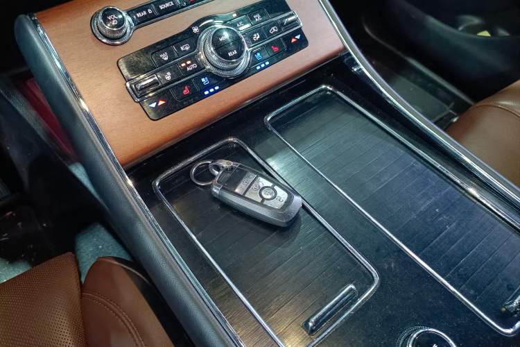 Used Lincoln Aviator 2020 3.0T V6 Four-Wheel Drive Zunya Edition Vehicle Key