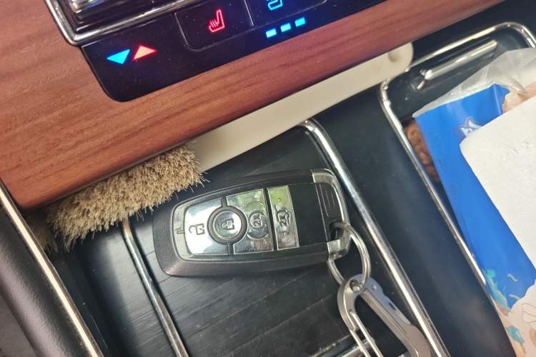 Used Lincoln Aviator 2020 3.0T V6 All-Wheel-Drive Premium Edition Vehicle Key