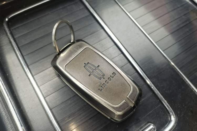 Used Lincoln Aviator 2020 3.0T V6 All-Wheel Drive Executive Version Vehicle Key