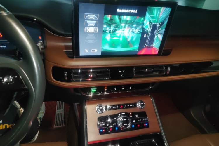 Used Lincoln Aviator 2021 3.0T V6 Four-Wheel Drive Zunya Edition Audio And AC Panel