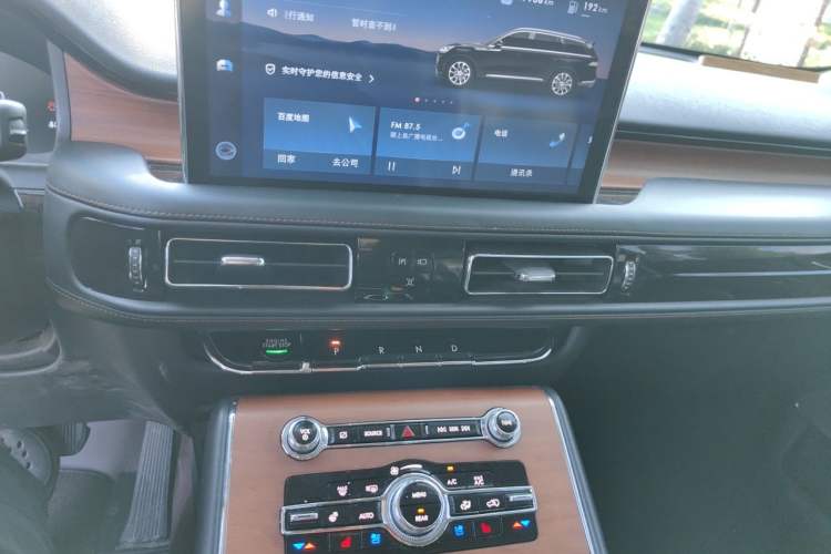 Used Lincoln Aviator 2021 3.0T V6 Four-Wheel Drive Luxury Edition Audio And AC Panel