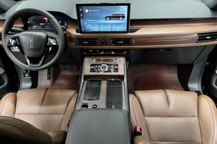 Used Lincoln Aviator 2021 3.0T V6 All-Wheel-Drive Executive Edition Center Console