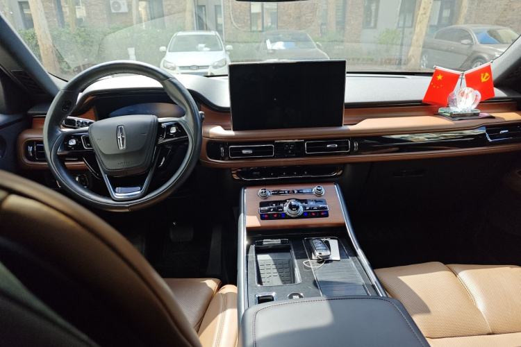 Used Lincoln Aviator 2021 3.0T V6 Four-Wheel Drive Zunya Edition Center Console