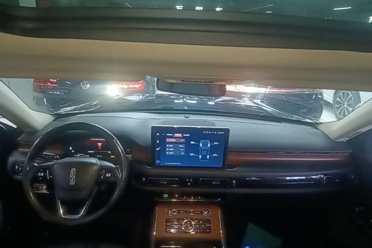 Used Lincoln Aviator 2021 3.0T V6 Four-Wheel Drive Luxury Edition Center Console
