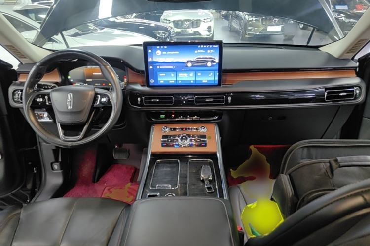 Used Lincoln Aviator 2021 3.0T V6 Four-Wheel Drive Luxury Edition Center Console