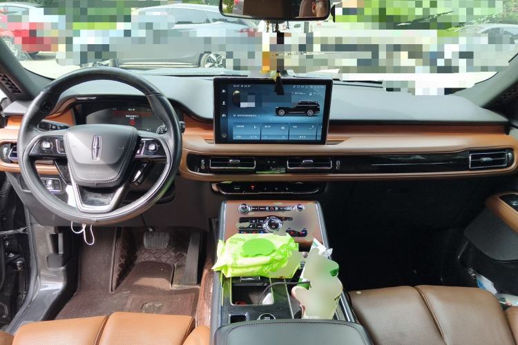 Used Lincoln Aviator 2021 3.0T V6 Four-Wheel Drive Zunya Edition Center Console