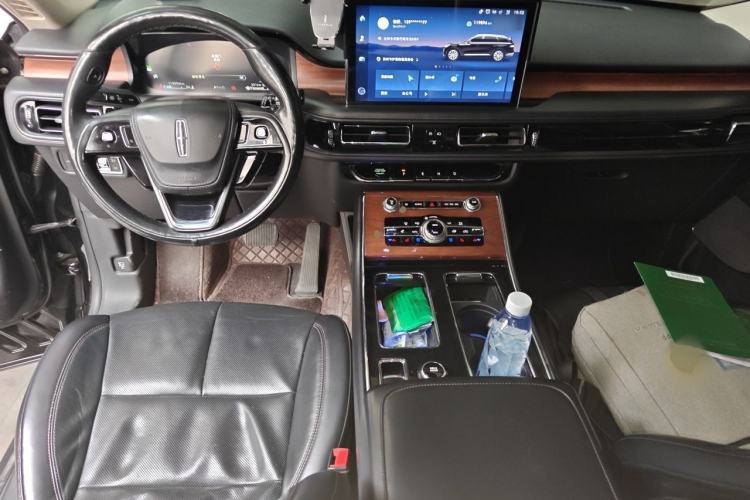 Used Lincoln Aviator 2021 3.0T V6 Four-Wheel Drive Luxury Edition Center Console