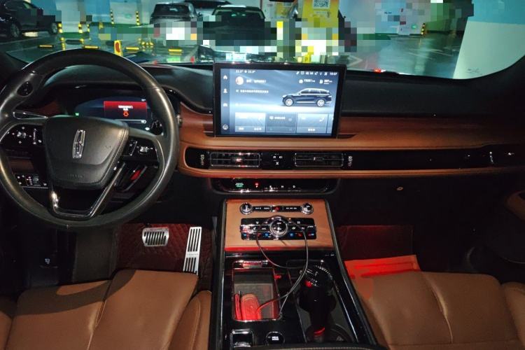 Used Lincoln Aviator 2021 3.0T V6 Four-Wheel Drive Zunya Edition Center Console