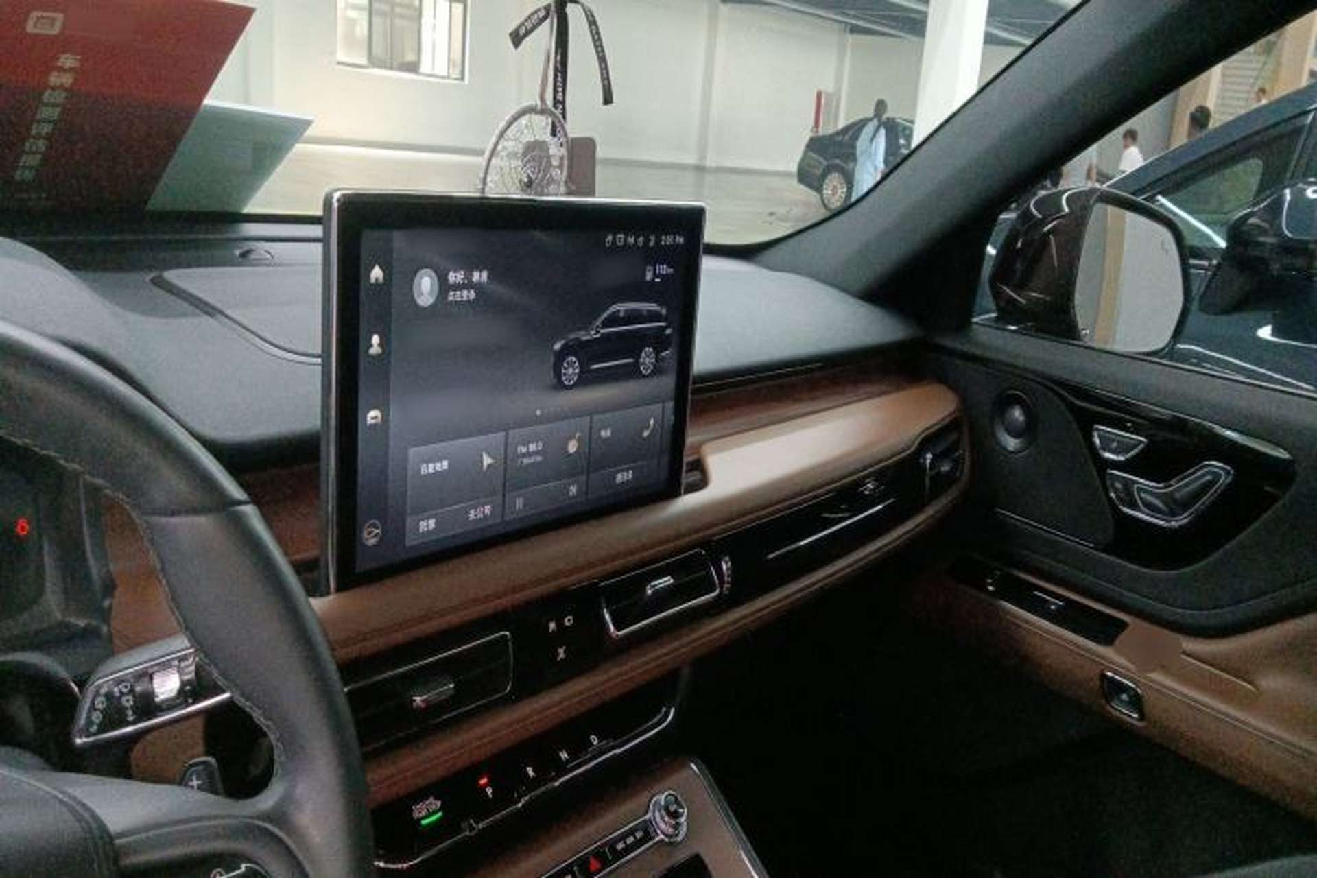 Used Lincoln Aviator 2021 3.0T V6 Four-Wheel Drive Zunya Edition Center Console