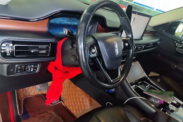 Used Lincoln Aviator 2021 3.0T V6 Four-Wheel Drive Luxury Edition Center Console
