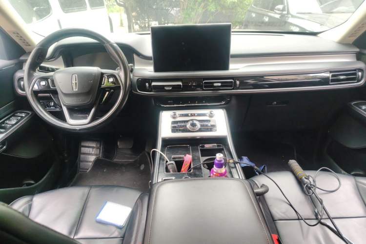Used Lincoln Aviator 2021 3.0T V6 Two-Wheel Drive Zunyue Edition Center Console