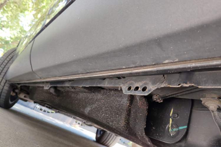 Used Lincoln Aviator 2021 3.0T V6 All-Wheel-Drive Executive Edition Chassis Rear Left