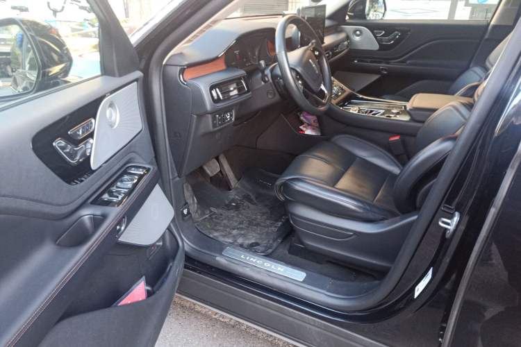 Used Lincoln Aviator 2021 3.0T V6 All-Wheel-Drive Executive Edition Driver Seat