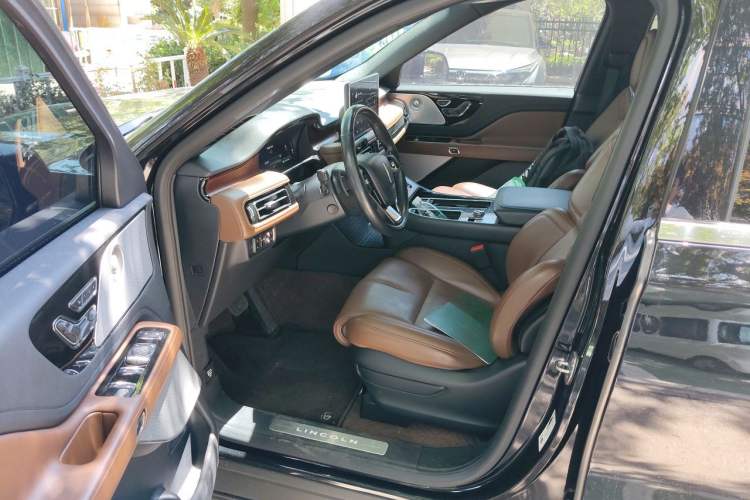 Used Lincoln Aviator 2021 3.0T V6 All-Wheel-Drive Executive Edition Driver Seat