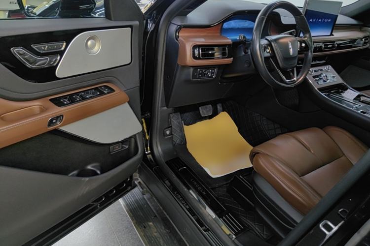 Used Lincoln Aviator 2021 3.0T V6 All-Wheel-Drive Executive Edition Driver Seat