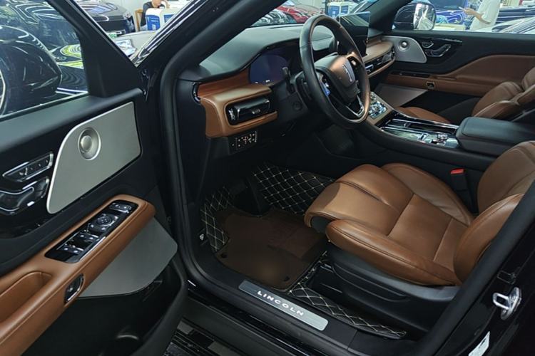 Used Lincoln Aviator 2021 3.0T V6 All-Wheel-Drive Executive Edition Driver Seat