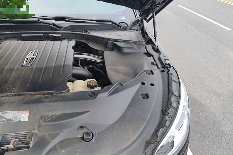 Used Lincoln Aviator 2021 3.0T V6 All-Wheel-Drive Executive Edition Engine Bay Left