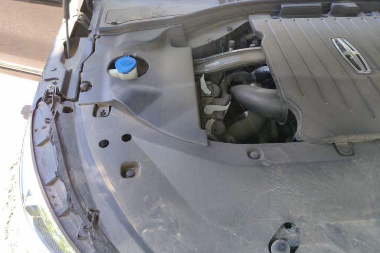 Used Lincoln Aviator 2021 3.0T V6 All-Wheel-Drive Executive Edition Engine Bay Right
