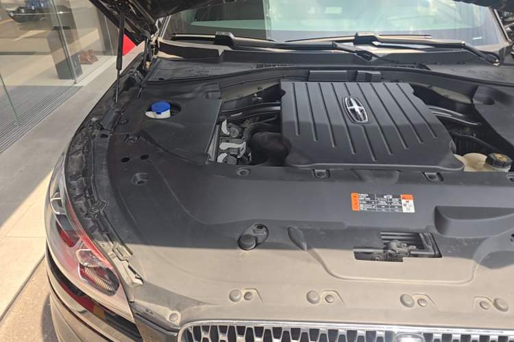 Used Lincoln Aviator 2021 3.0T V6 All-Wheel-Drive Executive Edition Engine Bay Right