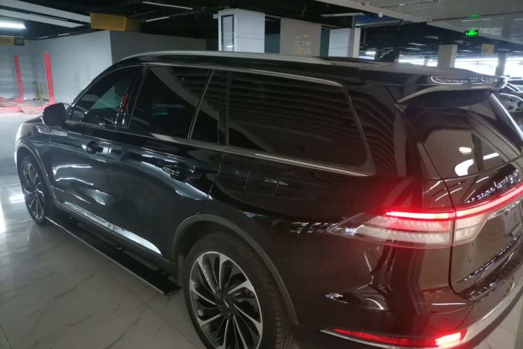 Used Lincoln Aviator 2021 3.0T V6 All-Wheel-Drive Executive Edition Exterior 2