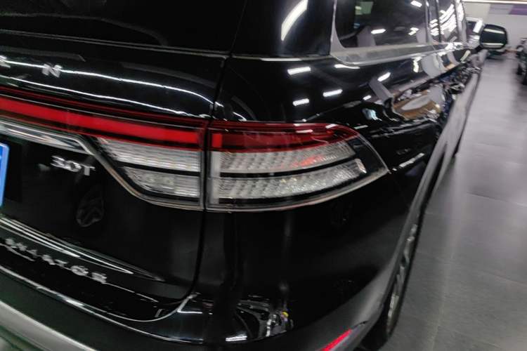 Used Lincoln Aviator 2021 3.0T V6 Four-Wheel Drive Luxury Edition Exterior 3