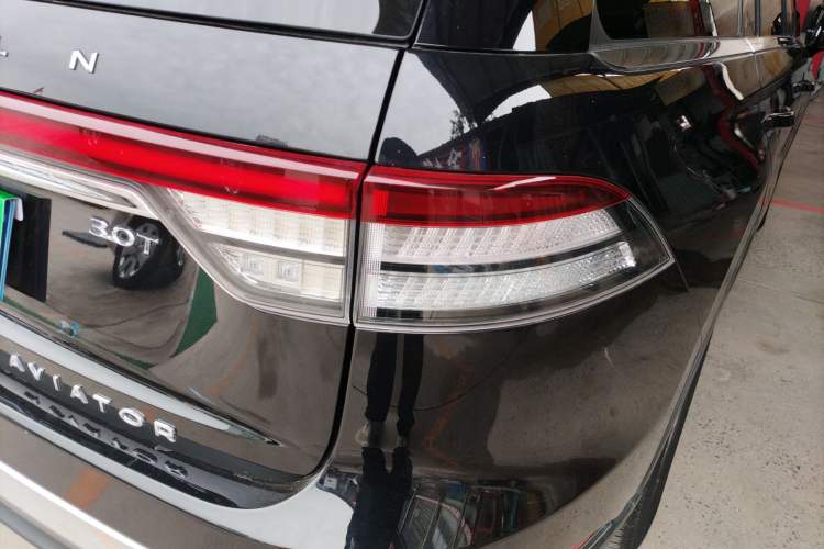 Used Lincoln Aviator 2021 3.0T V6 Four-Wheel Drive Luxury Edition Exterior 3