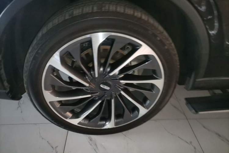 Used Lincoln Aviator 2021 3.0T V6 All-Wheel-Drive Executive Edition Exterior 4