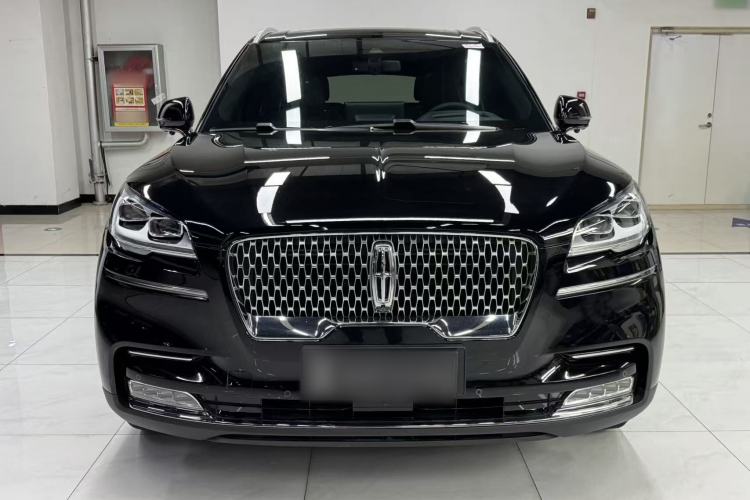 Used Lincoln Aviator 2021 3.0T V6 All-Wheel-Drive Executive Edition Front