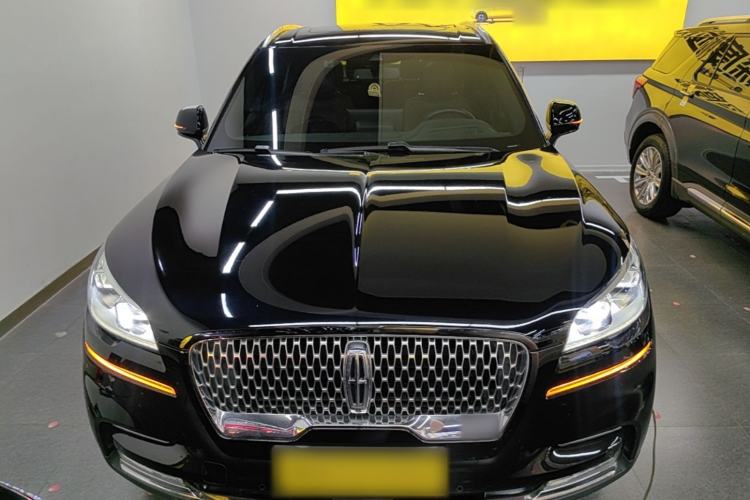 Used Lincoln Aviator 2021 3.0T V6 All-Wheel-Drive Executive Edition Front