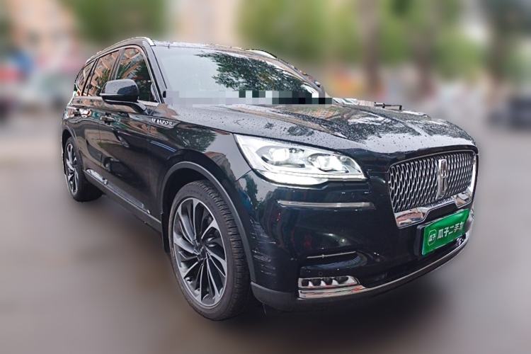 Used Lincoln Aviator 2021 3.0T V6 All-Wheel-Drive Executive Edition Front Right 45 Deg