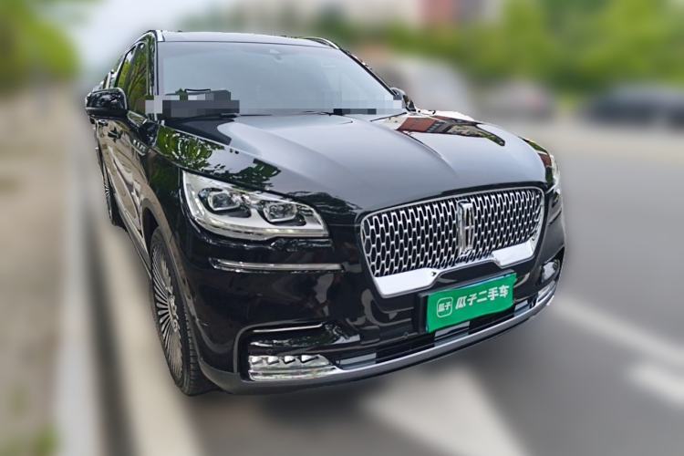 Used Lincoln Aviator 2021 3.0T V6 All-Wheel-Drive Executive Edition Front Right 45 Deg