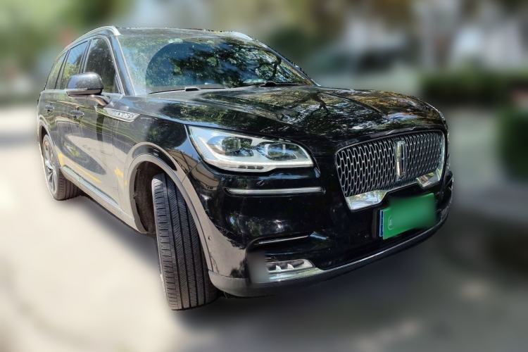 Used Lincoln Aviator 2021 3.0T V6 All-Wheel-Drive Executive Edition Front Right 45 Deg