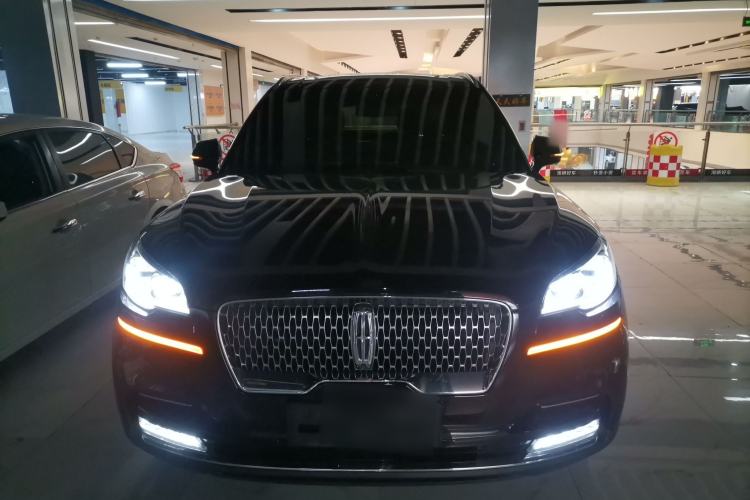 Used Lincoln Aviator 2021 3.0T V6 All-Wheel-Drive Executive Edition Front